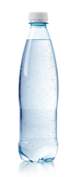 Genomskinlig flaska mousserande vatten — Stockfoto