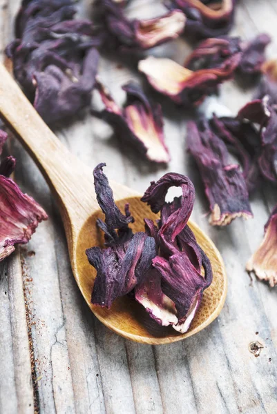 Feuilles Fleurs Hibiscus Sèches Dans Une Cuillère Bois Haut Tisane — Photo