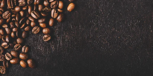 Kaffeebohnen Auf Rustikalem Schwarzem Hintergrund Von Oben Coffeeshop Kreative Gestaltung — Stockfoto