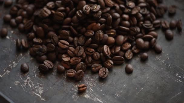 Chicchi Caffè Sfondo Nero Rustico Dall Alto — Video Stock