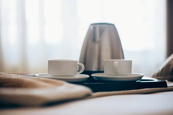 Desayuno Por Mañana Con Café Negro Dormitorio Dos Tazas Café —  Fotos de Stock