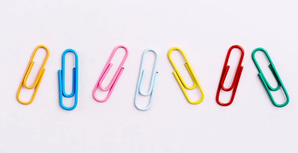 Kleurrijke Pastel Paperclips Geïsoleerd Witte Achtergrond Rode Roze Gele Blauwe — Stockfoto