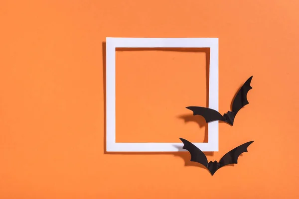 Leeg Wit Frame Met Enge Zwarte Vleermuizen Oranje Papier Halloween — Stockfoto