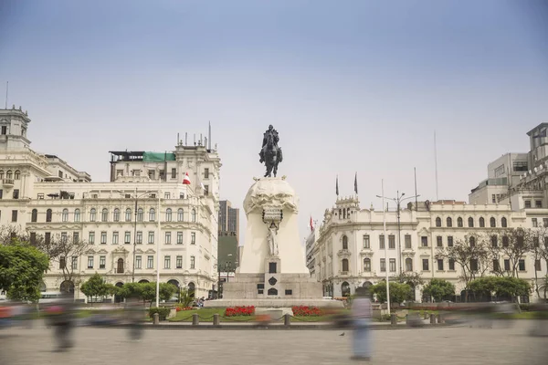 Plaza Centro Cual Encuentra Monumento Hombre Caballo Lima Perú — Foto de Stock