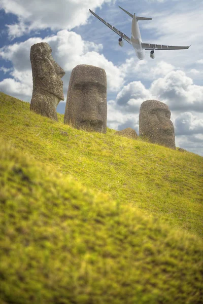 Plane Flying Moais Ahu Tongariki Easter Island Chile — Stock Photo, Image