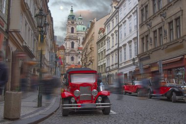 Prag 'ın güzel eski caddeleri. Çek Cumhuriyeti