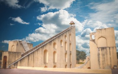 Jantar Mantar - Gözlemevi, 1727-1734 gg inşa. Rajput kısa bir süre şehir, Jaipur önce kurduğu Maharaja Sawai Jai Singh tarafından.