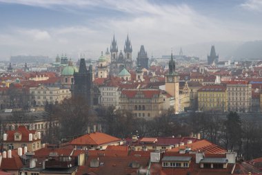 Prag 'ın güzel eski caddeleri. Çek Cumhuriyeti