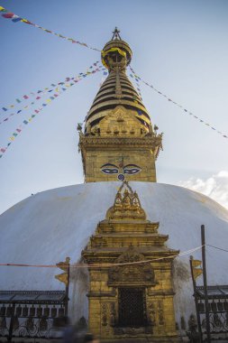 Swayambhunath Stupa, Nepal Katmandu 'daki tepede duruyor.