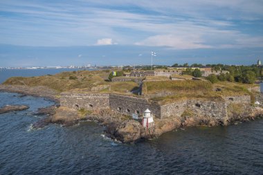 doğal yaz hava görünümünü suomenlinna (sveaborg) deniz kale Helsinki, Finlandiya