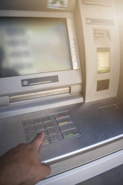 para çekme makinesi (Atm) şehrin sokaklarında standları
