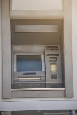 para çekme makinesi (Atm) şehrin sokaklarında standları