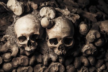 Paris yeraltı mezarlığı. Milyonlarca insan yeraltı labirentler içinde mezar.