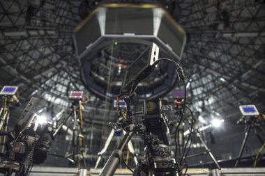 Televizyonda konser hazırlığı