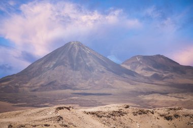 Atacama yanardağ. Ay Vadisi yanında. Şili.