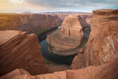 Kuzey Arizona 'daki Colorado Nehri' nin ünlü Horseshoe Virajı