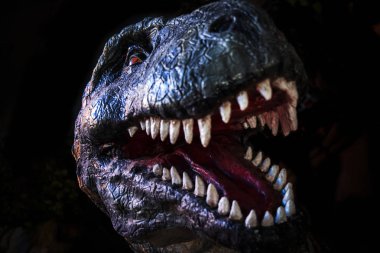 dinozor tyrannosaurus rex growls ormanda