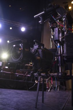 Televizyon vinci. Sokakta bir TV şovu çekiyoruz..