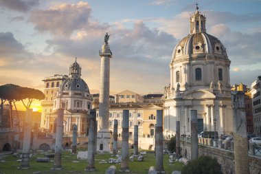 Roma, İtalya 'da Trajan forumundaki ticaret binalarının kalıntıları