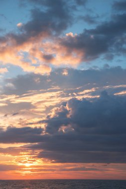 Denizde gün batımı. Baltika