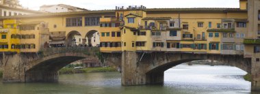 Ponte Vecchio - Floransa 'da Arno Nehri üzerindeki köprü