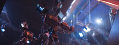 konserde stüdyo fotoğraf makinesi. 