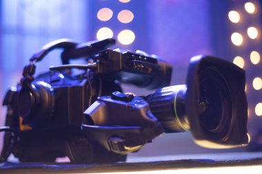 konserde stüdyo fotoğraf makinesi. 