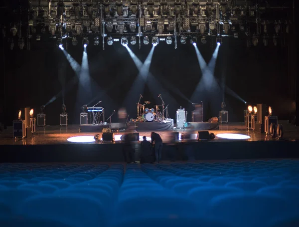 Preparando o palco para um concerto — Fotografia de Stock