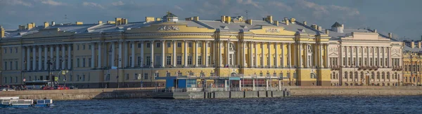 Flod kanalerna i S:t Petersburg. — Stockfoto