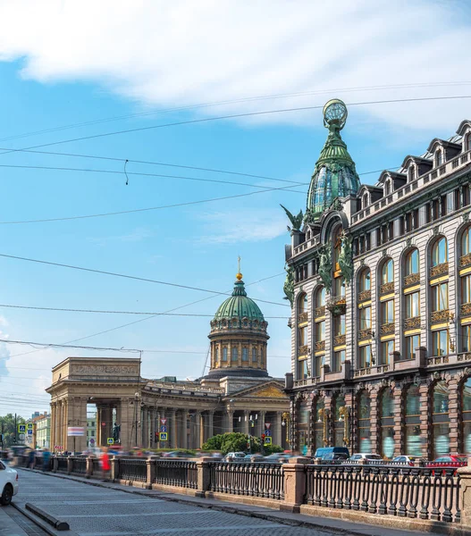 Kazan domkyrka i staden av St. Petersburg. — Stockfoto