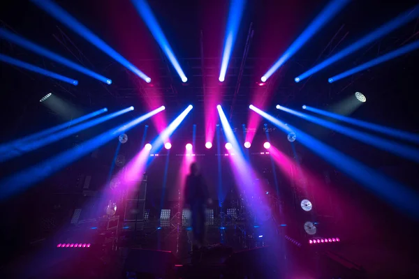 Strålar Ljus Lyser Upp Scenen Konserten — Stockfoto