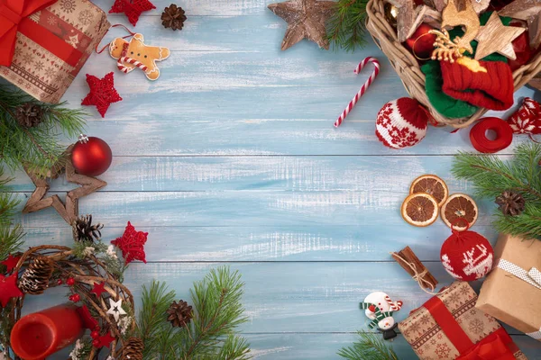 Feliz Natal Boas Festas Baubles Com Ornamentos Caixas Presente Mesa — Fotografia de Stock