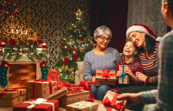 Family celebrating Christmas — Stock Photo, Image