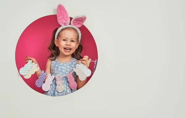 Dziecko na Wielkanoc — Zdjęcie stockowe