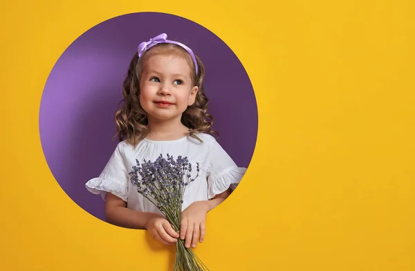 Girl with a bouquet of lavender — Stock Photo, Image