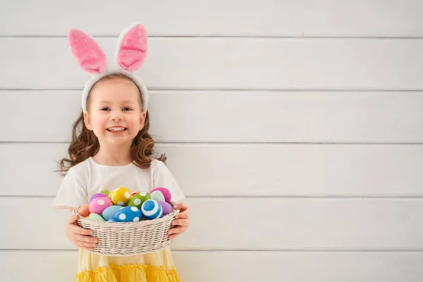 Çocuk Paskalya gününde — Stok fotoğraf