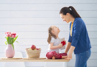 Anneler Günün kutlu olsun.!