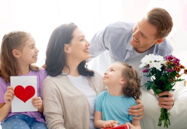 Anneler Günün kutlu olsun.