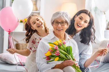 Anneler Günün kutlu olsun.!