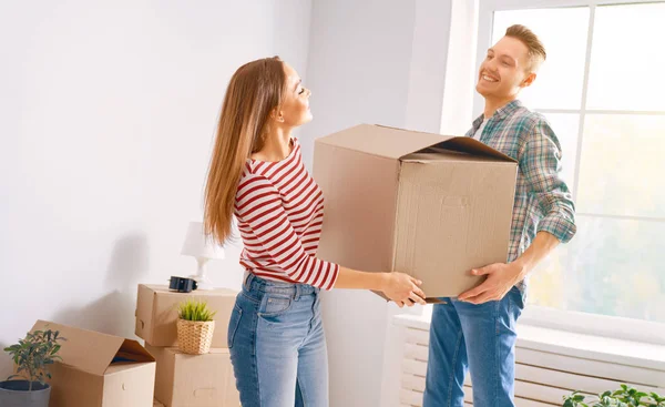 couple moving to new apartment