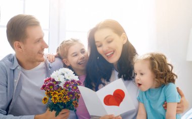 Anneler Günün kutlu olsun.