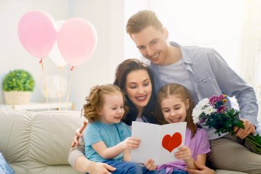 Anneler Günün kutlu olsun.