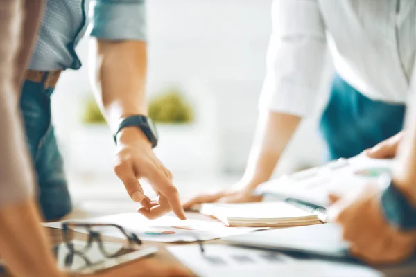 Arbeitstag im Amt. — Stockfoto