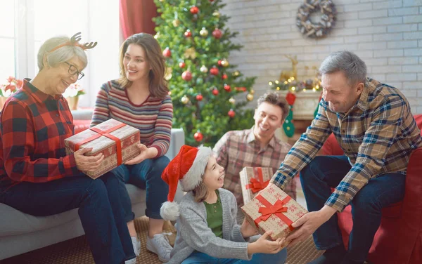Family celebrating Christmas — Stock Photo, Image
