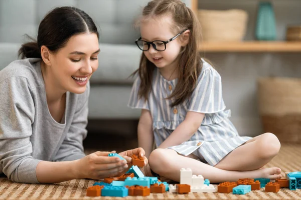 Bonne Journée Maman Fille Enfant Fille Jouent Sourient Câlinent Vacances — Photo