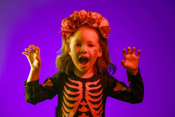 Fijne Halloween Leuke Kleine Heks Feest Kleurrijke Verlichting — Stockfoto