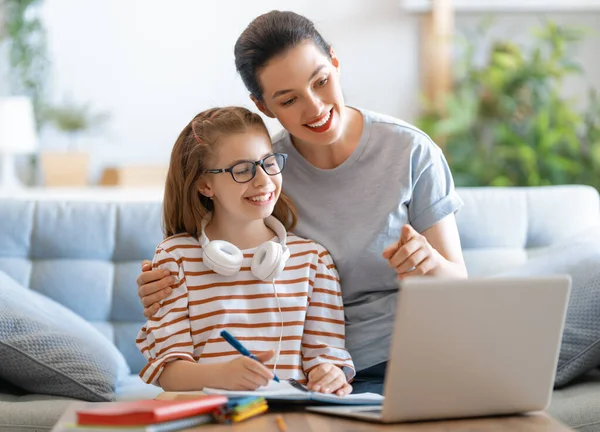 Terug Naar School Gelukkig Kind Volwassene Zitten Aan Het Bureau — Stockfoto