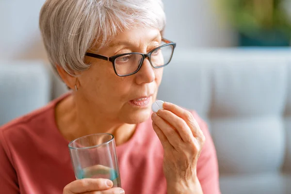 Senior Woman Holding Pill Glass Fresh Water Taking Medicine Headache — Stock Photo, Image