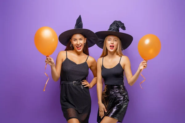 Joyeux Halloween Deux Jeunes Femmes Costumes Sorcière Noire Sur Parti — Photo