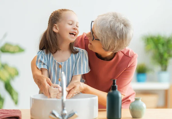 Cute Little Girl Her Grandmother Washing Hands Protection Infections Viruses — Stock Photo, Image